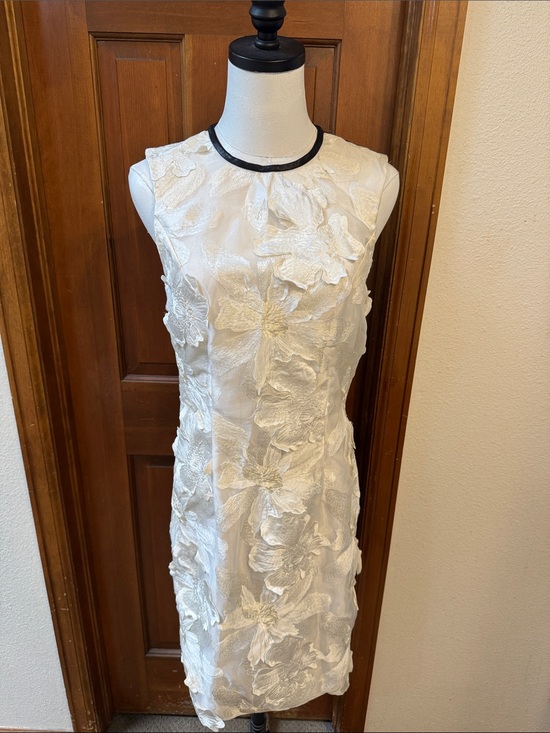 ERDEM Dresses & Skirts - ERDEM White Floral Appliqué Sheath Dress with Black Trim Size 4